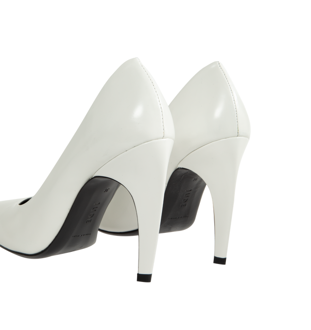Image 3 of 4 - WHITE - Jude Women's Fame Pump is crafted from calfskin leather and features an almond toe and a curved dagger heel. Designed with a streamlined silhouette, this elevated style combines Italian-sourced leather with expert craftsmanship. Main Material: Calfskin Leather. Toe: Almond. Heel Height: 10.5 cm / 4.1 in. Leather Origin: Italy. Made in Portugal.