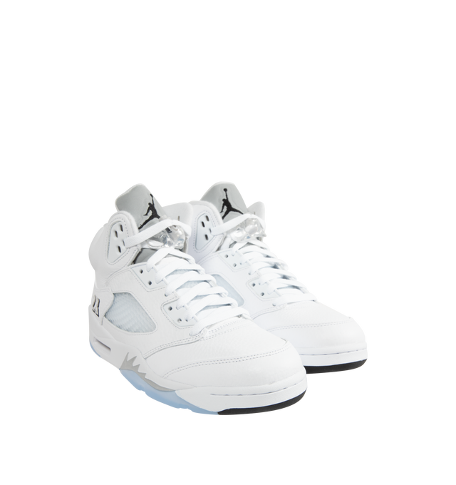 Image 2 of 5 - WHITE - JORDAN Air Jordan 5 Retro OG Sneaker featuring real and synthetic leather mix with textiles on the upper, Nike Air technology, foam midsole and rubber in the outsole.