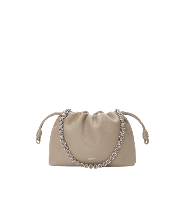 Image 1 of 4 - NEUTRAL - LOEWE Medium Flamenco Purse in fine grained calfskin featuring a ruched shape, historical knot drawstrings, shoulder, crossbody or hand carry, detachable donut chain with Anagram Pebble, detachable and adjustable leather strap, magnetic closure, suede lining and silver embossed LOEWE. Fine grained calf. 20 cm x 30 cm x 10.5 cm. Made in Spain.