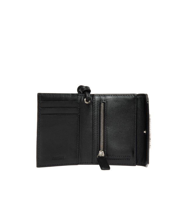 LE PORTE JACQUEMUS