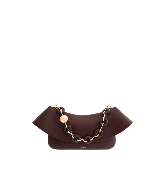 Image 1 of 4 - RED - LOEWE Medium Ola bag in smooth calfskin featuring a curved body, a flowing flap closure, a statement detachable donut chain, detachable tubular calfskin strap, one internal pocket, gold embossed LOEWE and engraved Anagram. Smooth Calf. 18 cm x 26 cm x 13 cm. Made in Spain.