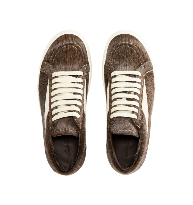 Image 5 of 5 - BROWN - RICK OWENS Vintage Sneaks featuring unshaved cow leather and full grain calf leather, under-ankle height, eight eyelets with laces, toe caps and shark-toothed bumper soles, triangular leather applique on the side foot, a padded ankle and contrast stitching. 100% cow real fur. Lining: 100% calf leather. Made in Italy.