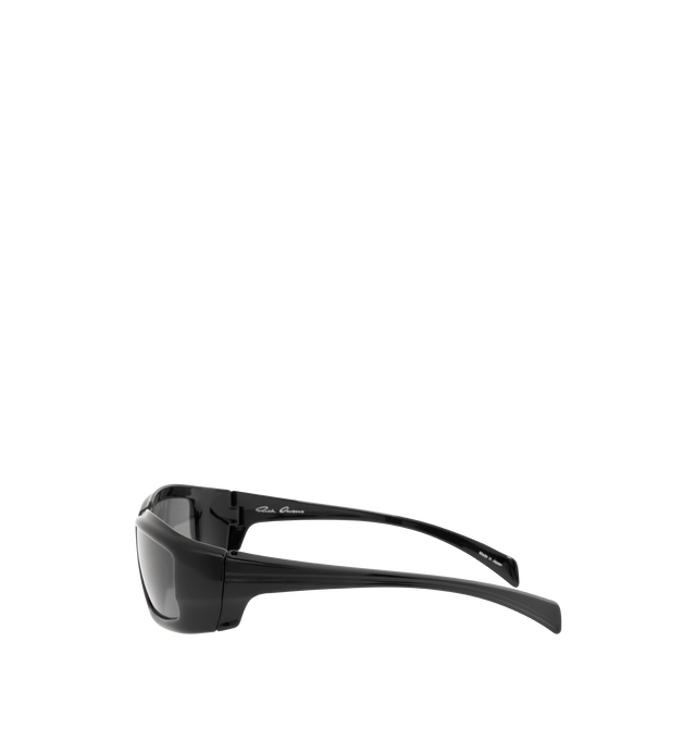 Image 2 of 3 - BLACK - RICK OWENS 55MM Mirrored Rectangular Sunglasses featuring mirrored lenses and sporty curved shaping. 100% UV protection. Made in Japan.