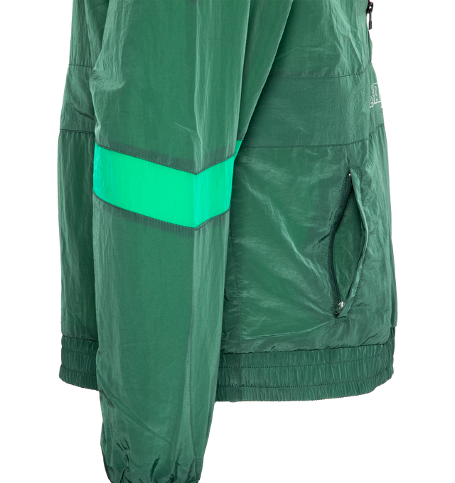 WINDBREAKER HALF ZIP (MENS)