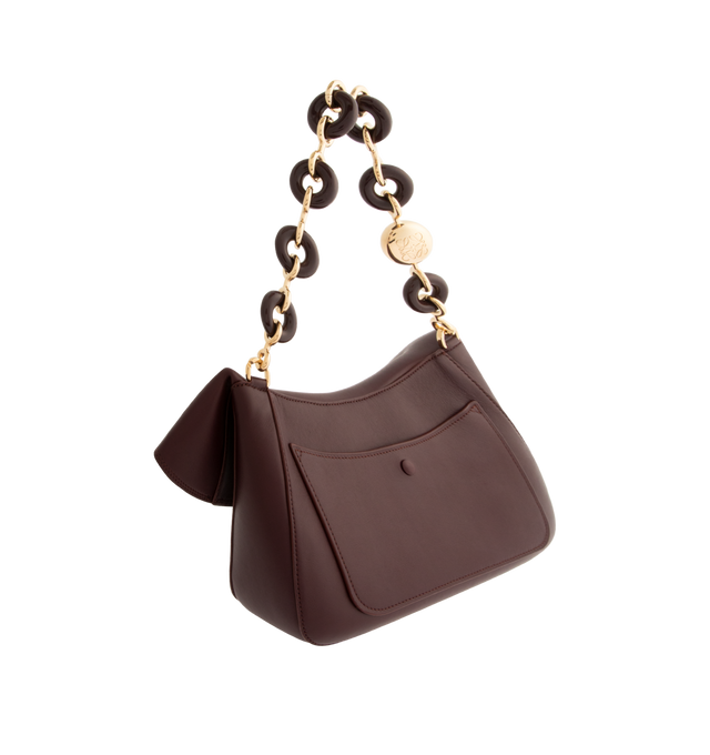 Image 2 of 4 - RED - LOEWE Medium Ola bag in smooth calfskin featuring a curved body, a flowing flap closure, a statement detachable donut chain, detachable tubular calfskin strap, one internal pocket, gold embossed LOEWE and engraved Anagram. Smooth Calf. 18 cm x 26 cm x 13 cm. Made in Spain.