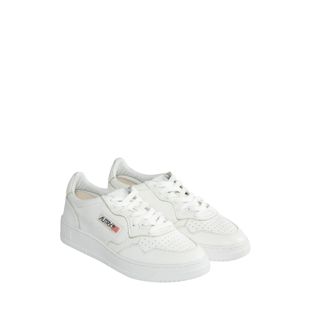 MEDALIST LOW SNEAKERS (MENS)