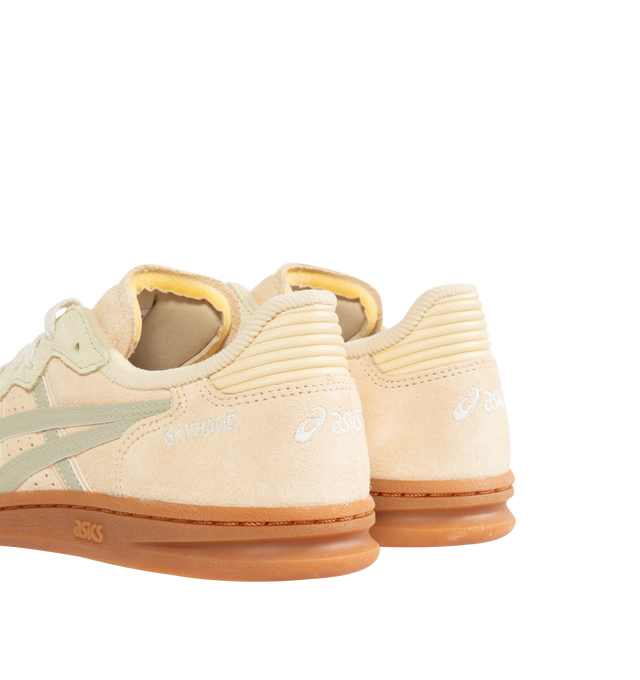 Image 3 of 5 - WHITE - ASICS Skyhand OG Sneaker featuring minimalistic suede paneling, FLYTEFOAM PROPEL cushioning, EVA heel wedge and gum outsole.