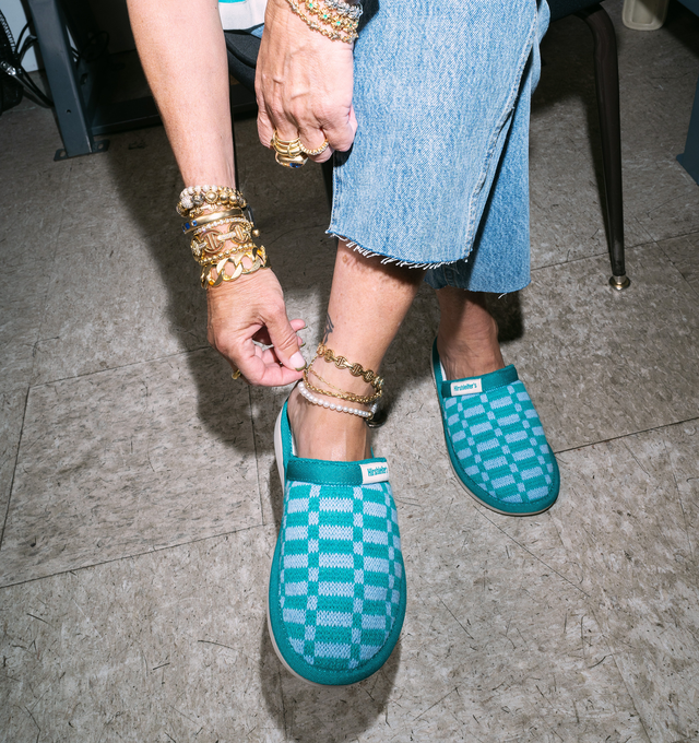 L'ESSENTIEL SLIPPERS - 1910 EDITION