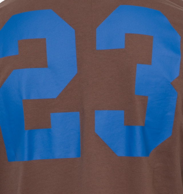 Image 5 of 5 - BROWN - OFF-WHITE 23 VARSITY SKATE L/S TEE has the number 23 on the front left chest in blue, crew neck, pull over style, drop shoulder, long sleeves, logo print at the chest, signature Diag-stripe print going down the sides of the sleeves in blue and white and numerical 23 print at rear in blue. 100% cotton. 