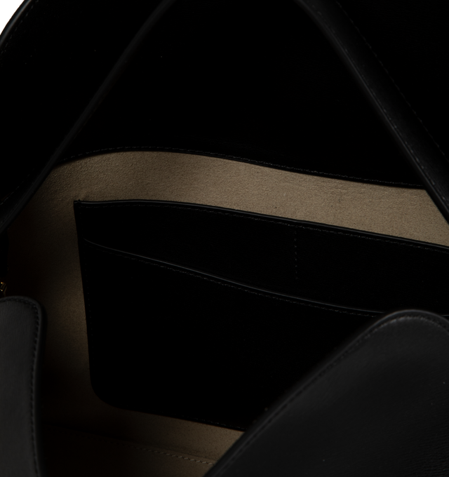 T-LOCK TOP HANDLE SHOULDER BAG