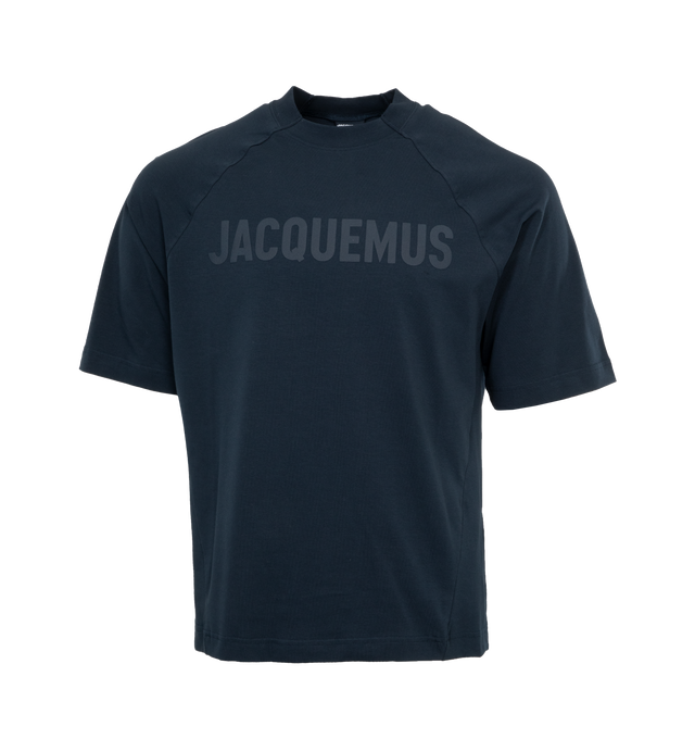Image 1 of 2 - NAVY - JACQUEMUS LE TSHIRT TYPO is a raglan logo t-shirt with a relaxed fit, partially ribbed crew neck, elbow-length raglan sleeves and logo on the chest. 90% cotton. 10% elastane. 