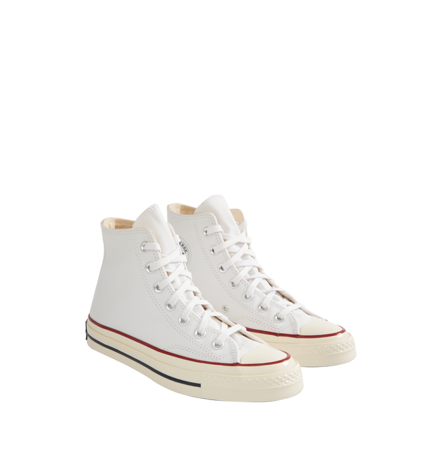 Image 2 of 5 - WHITE - CONVERSE Chuck 70 Vintage Canvas featuring durable canvas upper, OrthoLite cushioning, egret midsole, ornate stitching, rubber sidewall, iconic Chuck Taylor ankle patch and vintage All Star license plate.