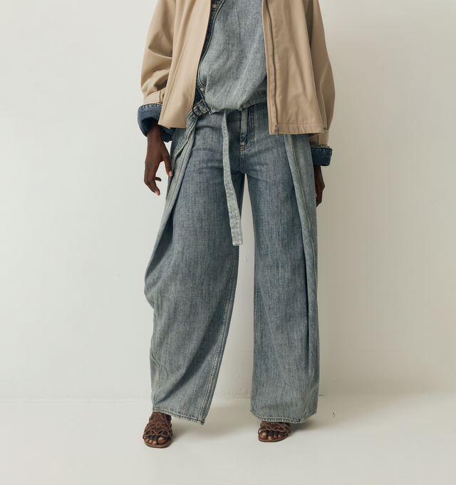 Image 3 of 5 - BLUE - Loewe Jeans in lightweight cotton blend denim featuring an adjustable self belt and pleats at the front. Regular fit, regular length, Mid waist, straight leg with concealed zip fly, slash pockets, rear patch pockets and LOEWE engraved D-ring, LOEWE embossed leather patch placed at the back. Made in Italy.