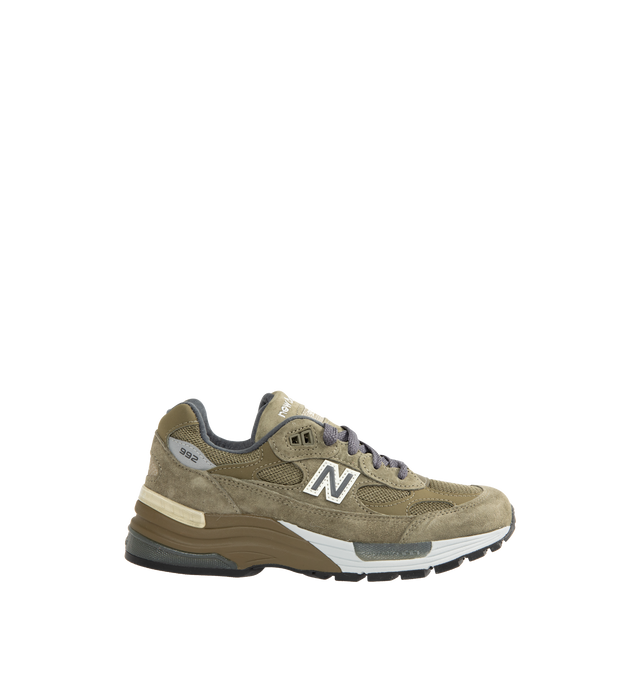 Image 1 of 5 - GREEN - NEW BALANCE USA 992 Sneaker featuring mesh upper with pigskin suede overlays, synthetic layers on the forefoot, collar, and rear tab, a white outline highlights the N on the sidewalls, embroidered New Balance branding on the tongue, USA label on the back panel, silver 992 near the collar, ENCAP and C-CAP technologies on the midsole, ABZORB technology in the forefoot and heel and an Ndurance rubber outsole.
