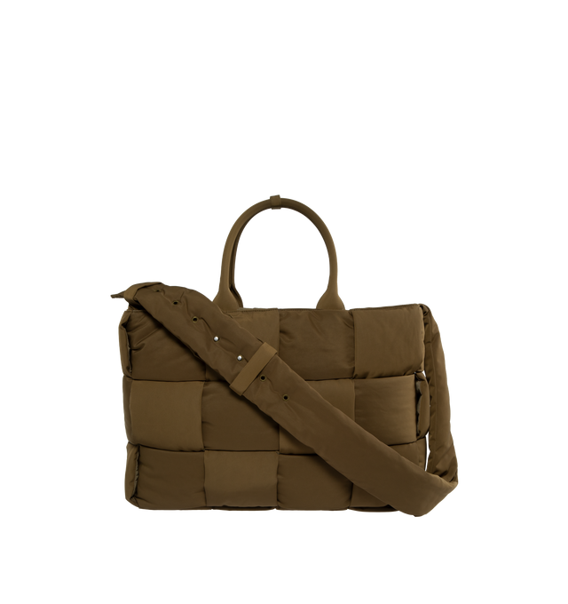 Image 1 of 3 - GREEN - BOTTEGA VENETA LARGE ARCO TOTE PUFFY featuring adjustable shoulder strap, single interior zipped pocket and hook on strap to attach keys and Polyrecycled material. 13.6" x 18.1" x 4.3". 100% polyamide. 