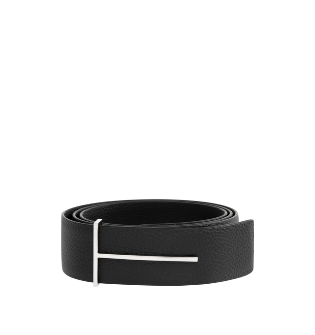 Image 1 of 2 - NAVY - TOM FORD Slim T Reversible Belt featuring a reversible design in grain calf leather, pin-buckle closure, leather upper and leather lining. 38 MM. 100% calf leather.