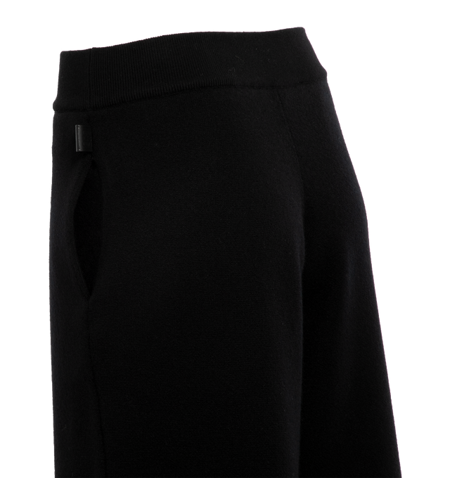 CROPPED TROUSERS (WOMENS)