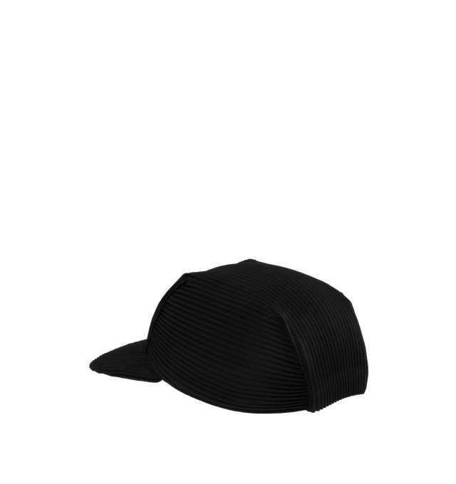 PLEATS CAP
