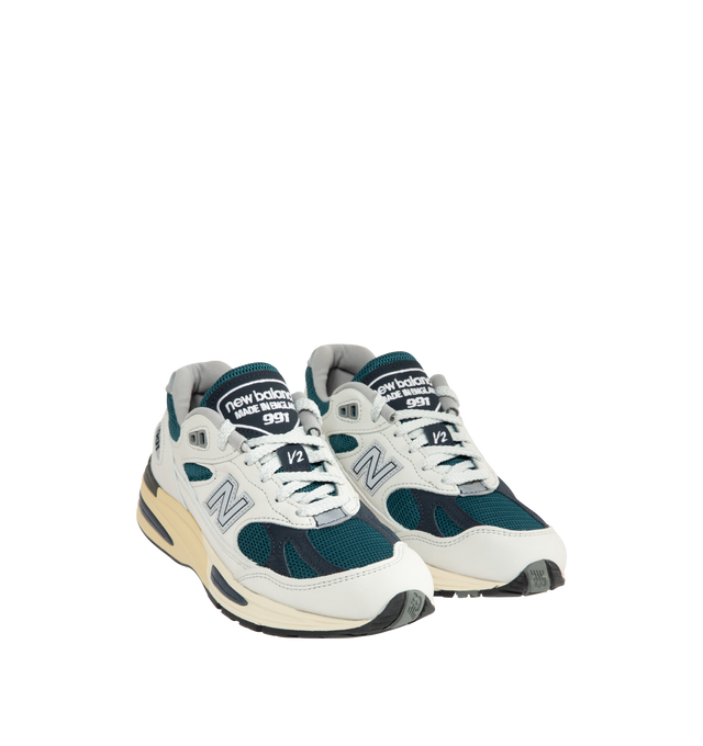 Image 2 of 5 - GREY - NEW BALANCE Made in UK 991v2 Sneaker featuring full-length FuelCell midsole, ENCAP midsole cushioning combines soft foam with a durable polyurethane rim, N logo, semi-translucent ABZORB SBS pods, reflective details, embroidered v2 tongue branding, pig suede, mesh and synthetic upper and durable rubber outsole.