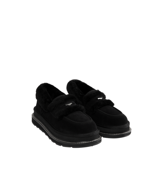 Image 2 of 4 - BLACK - UGG x sacai loafer designed for everyday wear, combines UGG's iconic premium  suede with sacai's unmistakable hybridized aesthetic. Upper is made with suede sourced from certified farms that practice regenerative agriculture upper. Midsole incorporates sugarcane EVA. Features Vibram XS Trek Evo. Unisex style in women's sizes.