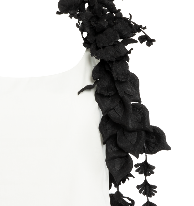 CAMISOLE W-FLOWER GARLAND