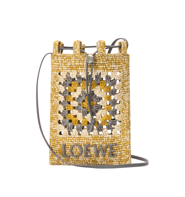 Image 1 of 5 - MULTI - LOEWE PAULA'S IBIZA Drawstring pocket in classic calfskin and raffia featuring a classic calfskin strap adjustable via an Anagram Pebble dice and a contrast LOEWE embroidery, shoulder or crossbody carry, unlined and engraved Anagram. Raffia/calf. 21 cm x 16 cm x 1 cm. Made in Spain.
