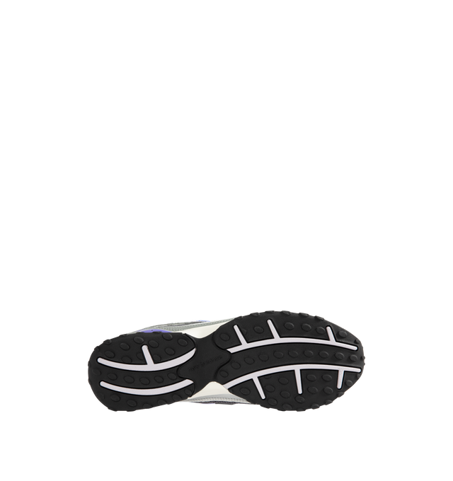 Image 4 of 5 - SILVER - NEW BALANCE 204L Sneaker featuring multi-piece upper with embossed overlay, screen-printed graphics along the saddle, distinctive outsole with 2000s-inspired strike path and 70s-influenced tread pattern and double-stacked suede 'N' logo.