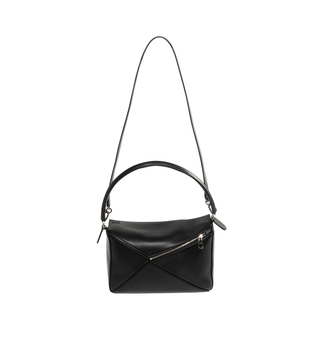 Image 3 of 4 - BLACK - LOEWE PAULA'S IBIZA Medium Puzzle Featherlight bag in nappa lambskin featuring distinctive geometric lines and cuboid form, supple featherlight nappa that makes the bag soft and slouchy, a shoulder handle, detachable and adjustable strap with rotating dogclips, zip closure with articulated pull, detachable LOEWE gold or silver embossed tag with secret pocket and balloon dice, baguette-shaped metal feed, nappa lambskin lining and embossed Anagram, LOEWE engraved internal plaque. Feathe