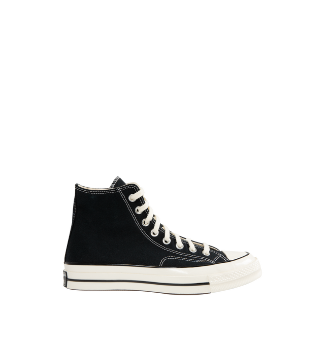 Image 1 of 5 - BLACK - CONVERSE Chuck 70 Vintage Canvas featuring durable canvas upper, OrthoLite cushioning, egret midsole, ornate stitching, rubber sidewall, iconic Chuck Taylor ankle patch and vintage All Star license plate.