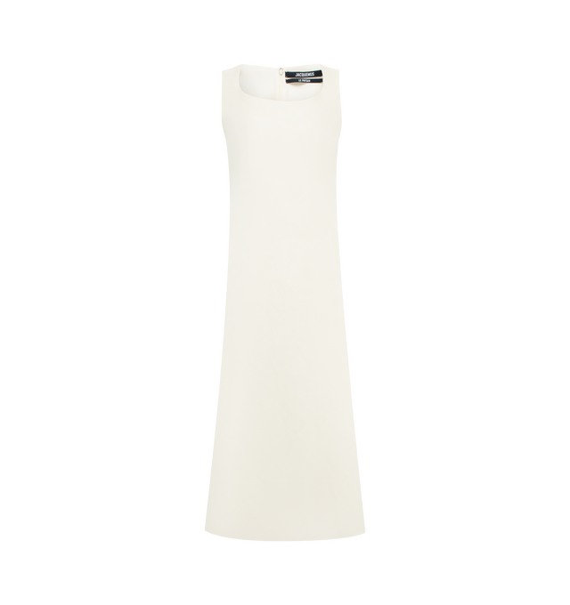 Image 1 of 2 - WHITE - JACQUEMUS Tablier Dress featuring apron dress, fitted shape, linen blend, scoop neckline, square armhole, apron silhouette with pleats on each side, invisible back zipper, back slit, mid-calf length and fully lined. 82% linen, 18% viscose. Lining: 100% polyester. Made in Bulgaria.