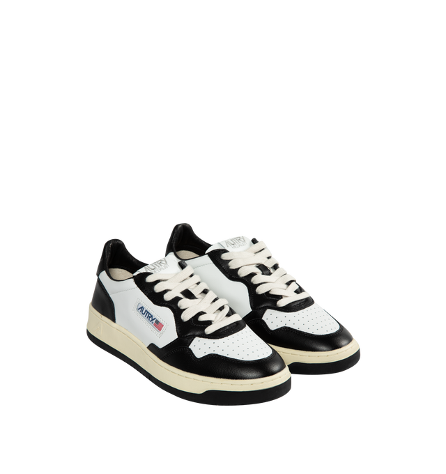 TWO-TONE MEDALIST LOW SNEAKERS (MENS)