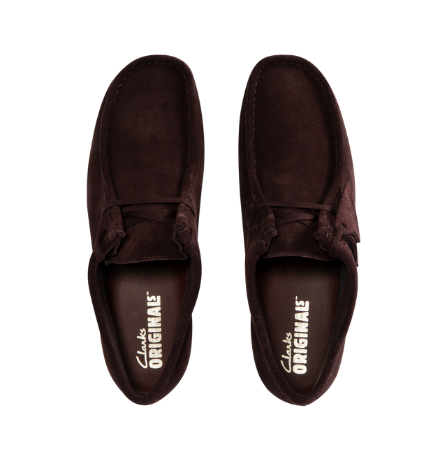 Image 4 of 4 - PURPLE - CLARKS Wallabee Gore-Tex Shoe featuring GORE-TEX suede uppers, tonal Vibram soles, three FOBS GORE-TEX, Wallabee and Clarks Originals, two laces flat tonal and fleck second lace, Clarks Originals heat embossed metallic logo on sock and full sock lining.