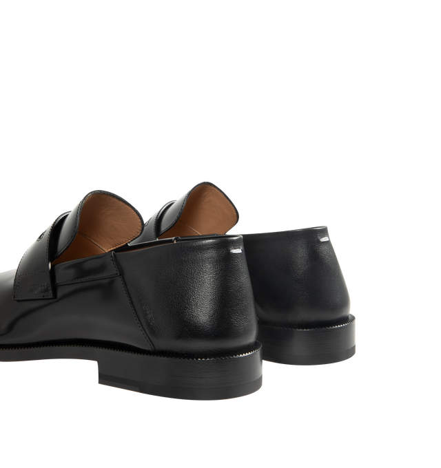 Image 3 of 4 - BLACK - MAISON MARGIELA Tabi Babouche Loafers featuring buffed calfskin, square cleft toe, strap with cutout at vamp, collapsible heel counter, stacked leather heel with rubber injection and calfskin sole. Upper: calfskin. Sole: calfskin, rubber. Made in Italy.