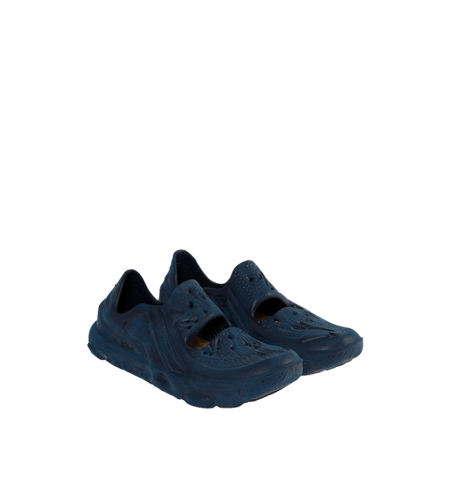 ISPA UNIVERSAL (MENS)