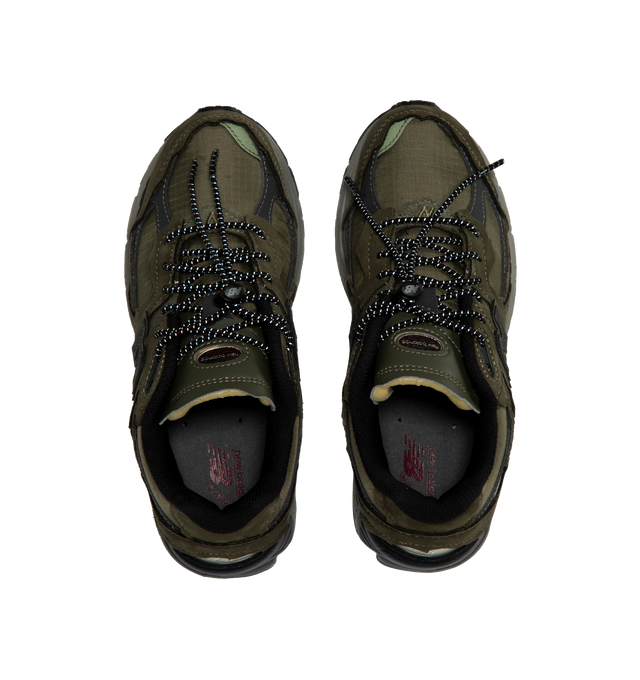 2002R SNEAKER (UNISEX)
