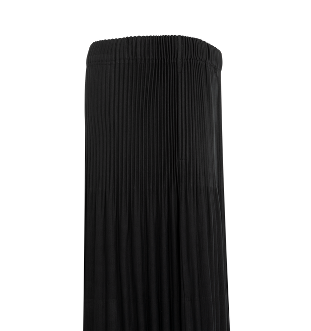 Image 3 of 3 - BLACK - Issey Miyake Men's shorts designed for portability and lightweight comfort, with the quick-drying properties unique to polyester. Featuring elastic drawstring waist, pockets on both sides and button-fly design. 100% Polyester. Made In Japan.
