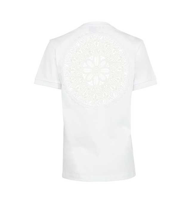 Image 2 of 2 - WHITE - LOEWE PAULA'S IBIZA Lace T-shirt in lightweight cotton featuring a circular lace insert at the back with an Anagram at the center, regular fit, regular length, crew neck and anagram embroidery placed at the front. Cotton. Made in Portugal.