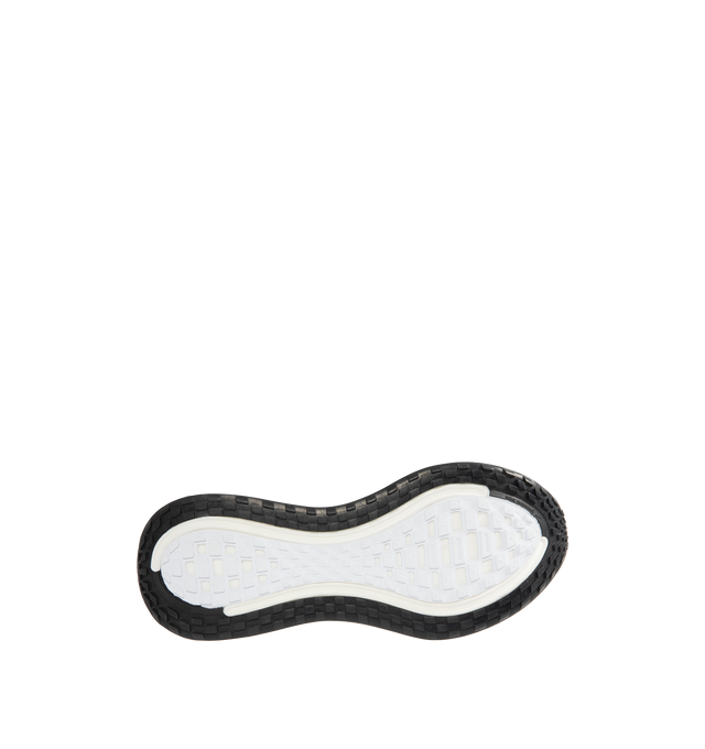 Image 4 of 5 - BLACK - NIKE Vomero Plus Sneaker featuring a stack of full-length ZoomX foam, engineered mesh upper, ZoomX foam midsole, durable traction, high-abrasion rubber outsole, webbed lace loops for an adjustable fit and reflective design details.