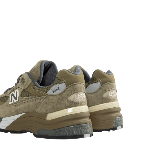 Image 3 of 5 - GREEN - NEW BALANCE USA 992 Sneaker featuring mesh upper with pigskin suede overlays, synthetic layers on the forefoot, collar, and rear tab, a white outline highlights the N on the sidewalls, embroidered New Balance branding on the tongue, USA label on the back panel, silver 992 near the collar, ENCAP and C-CAP technologies on the midsole, ABZORB technology in the forefoot and heel and an Ndurance rubber outsole.