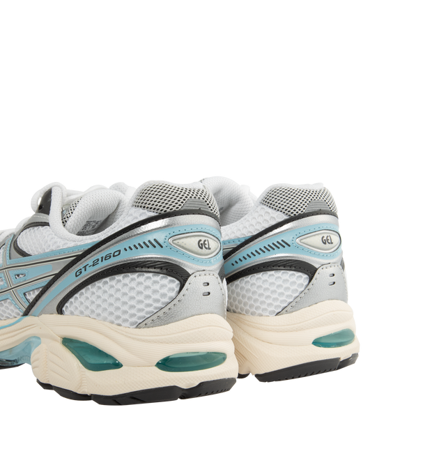 Image 3 of 5 - SILVER - Asics GT-2160 sneaker with a sleek aesthetic and wavy forefoot sculpting, featuring a segmented midsole structure and GEL technology inserts for advanced cushioning. Unisex style in men's sizing.
