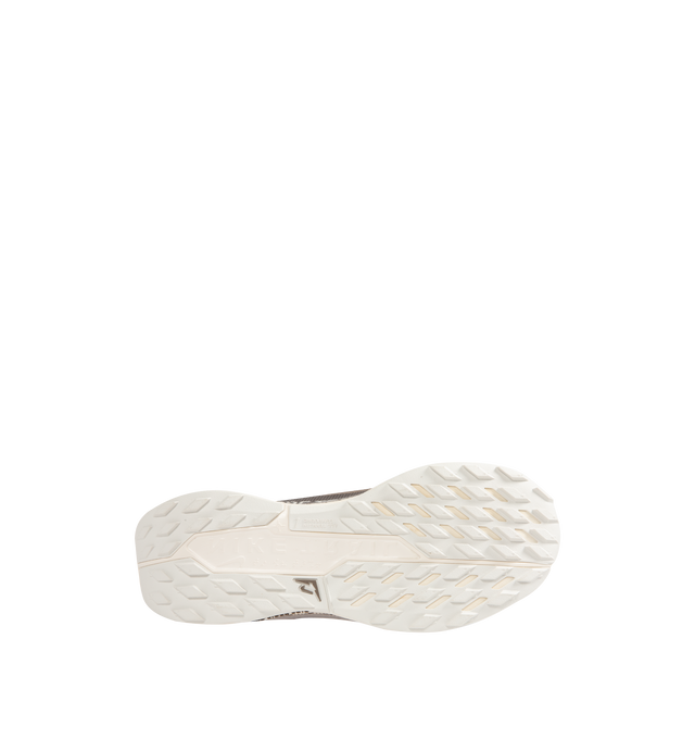 Image 4 of 5 - BROWN - NIKE Pegasus Trail 5 GORE-TEX SP Sneaker featuring wet-weather protection, waterproof GORE-TEX upper, an all-terrain outsole, reflective design details and a ReactX foam midsole.