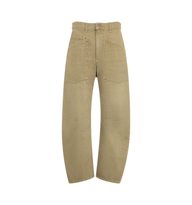 Image 1 of 3 - GREEN - Nili Lotan Women's Shon Jean is crafted from premium Japanese non-stretch heavyweight sulfur-dyed denim and features a mid-rise waist, a relaxed fit, and a signature barrel-leg silhouette with a uniquely curved shape. Inspired by vintage mid-century workwear, this elevated denim style is detailed with pleats at the knees, a gusseted inseam, top-stitched front and back patch pockets, and a coin pocket at the front right. Finished with a zip fly, branded shank closure, and belt loops, t