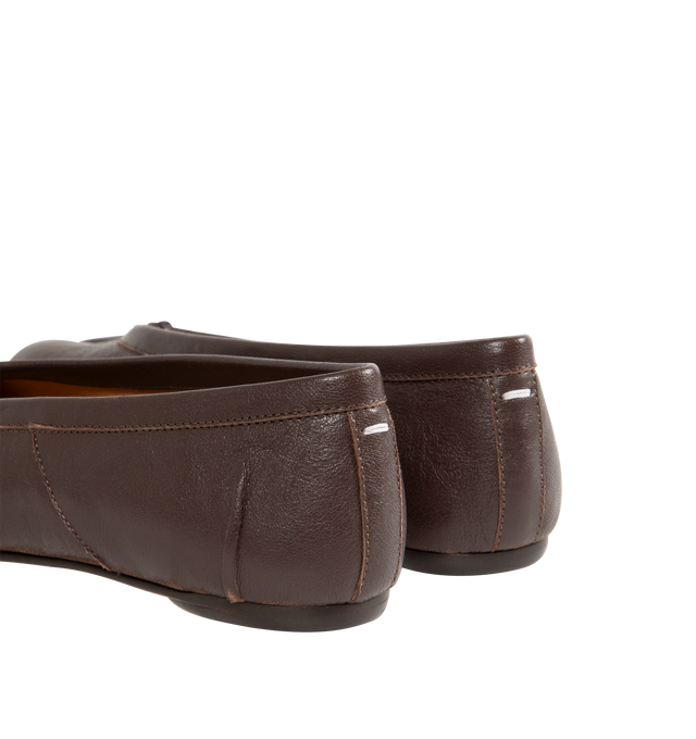 Image 3 of 4 - BROWN - MAISON MARGIELA Tabi Ballerina Flat featuring Tabi split toe, cotton knot, white stitching at the back and brand logo on the insole. 100% leather.