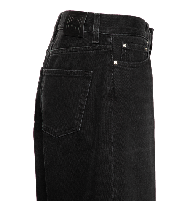 WIDE TAPERED LEG DENIM