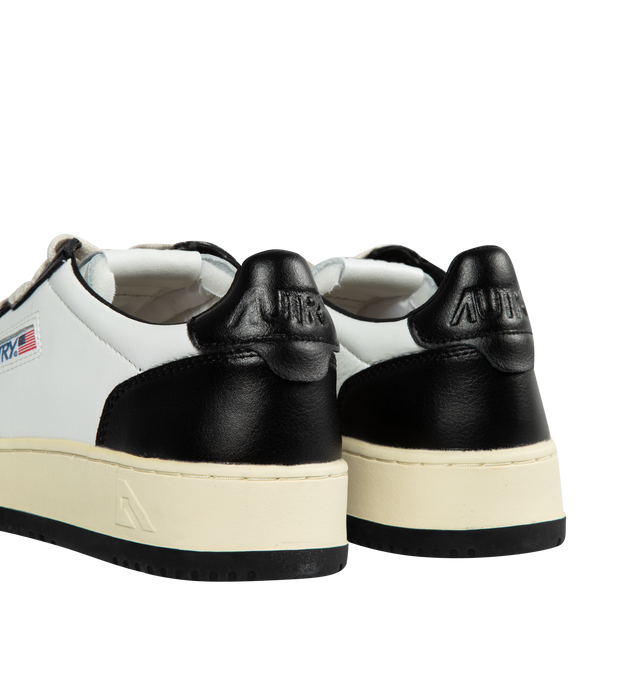 TWO-TONE MEDALIST LOW SNEAKERS (MENS)