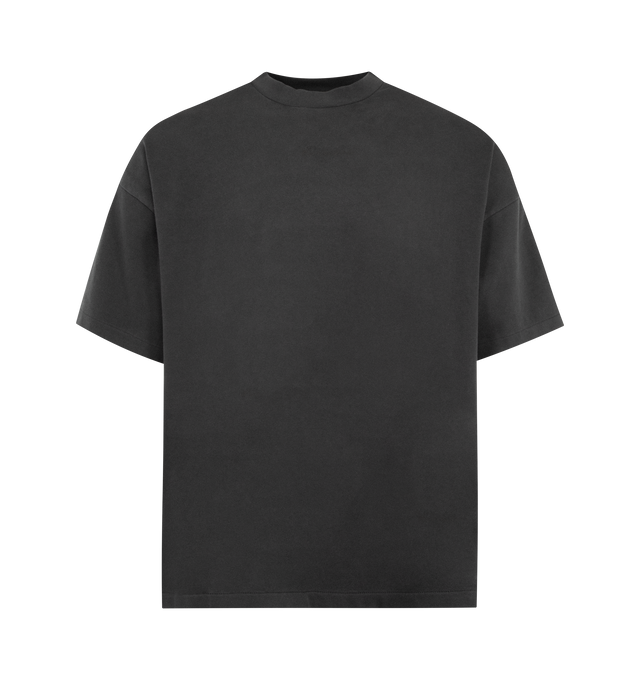 Image 1 of 2 - BLACK - FEAR OF GOD ESSENTIALS Signature 90s Tee featuring 230GSM cotton jersey, rib-knit crewneck, oversized 90s fit, embroidered Essentials signature logo on front and an Essentials signature label at the back collar. 100% cotton.