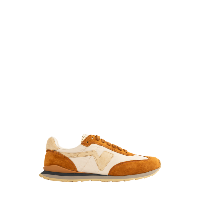 Image 1 of 5 - BROWN - VISVIM FKT Runners crafted from Italian Cowhide combined with Japanese nylon/cotton fabric upper, Vibram outsole, pigment-free leather lining with cork insole for enhanced cushioning and moisture absorption, TPU heel stabilizer and lightweight EVA phylon midsole.