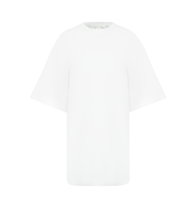 Image 1 of 2 - WHITE - RUADH The Holt T-Shirt featuring an intentionally oversized t-shirt with clean lines and a tailored quality that is accentuated in heavyweight organic cotton. Featuring the RADH emblem embroidery at sleeve edge, this t-shirt has a relaxed sensibility imbued with the casual ease of a wardrobe classic. 100% organic cotton. Made in Portugal.