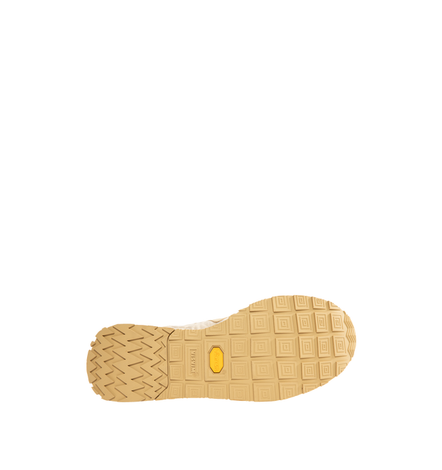 Image 4 of 5 - BROWN - VISVIM FKT Runners crafted from Italian Cowhide combined with Japanese nylon/cotton fabric upper, Vibram outsole, pigment-free leather lining with cork insole for enhanced cushioning and moisture absorption, TPU heel stabilizer and lightweight EVA phylon midsole.