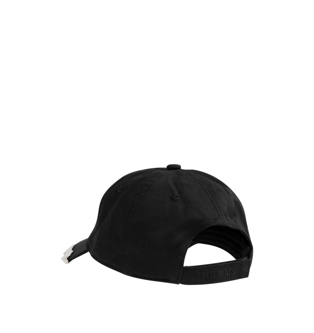 Image 2 of 2 - BLACK - VETEMENTS Bottle Opener Cap featuring metal insert detail and snapback adjustable fit. 100% cotton.